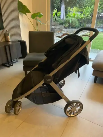 Como nuevo Coche de bebé Britax negro - miniatura 1