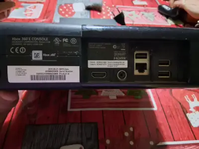 Consola Xbox con transformador - miniatura 2