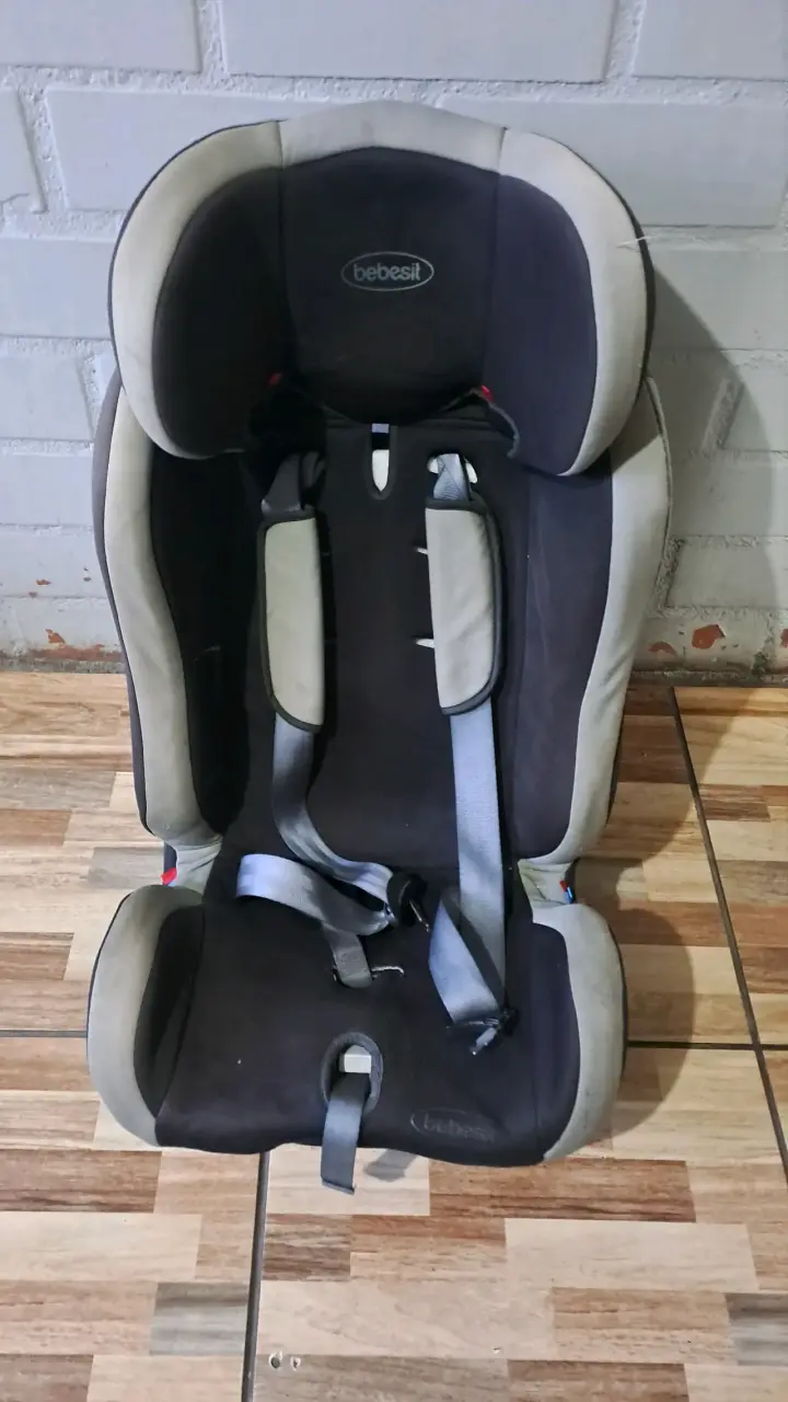 Silla de auto Bebesit gris - 1