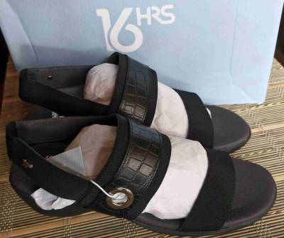 Sandalias negras 16HRS nuevas - miniatura 1