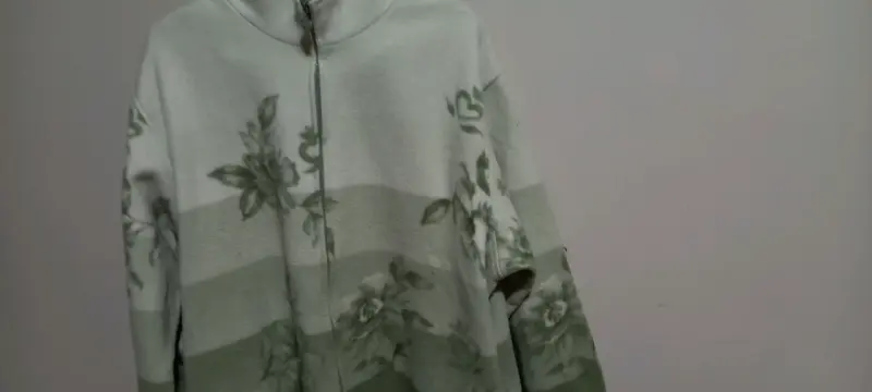 Suéter floral verde y blanco - 2