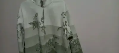 Suéter floral verde y blanco - miniatura 2