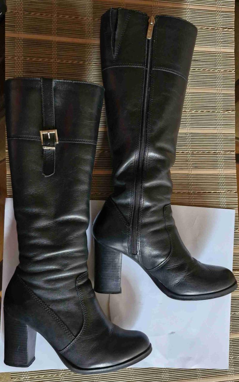 Botas negras de cuero elegantes - 1