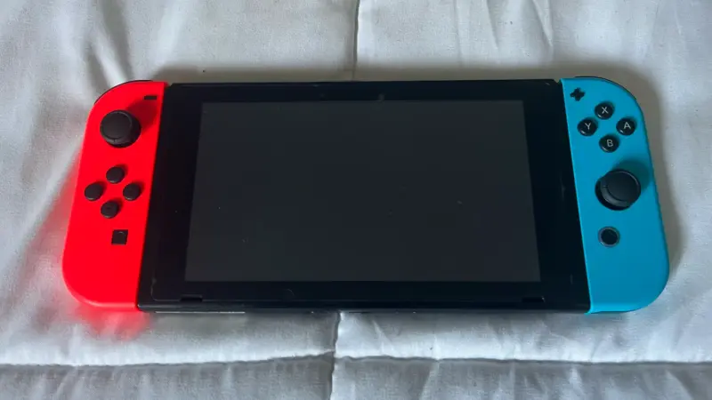 Consola Nintendo Switch con accesorios - 2