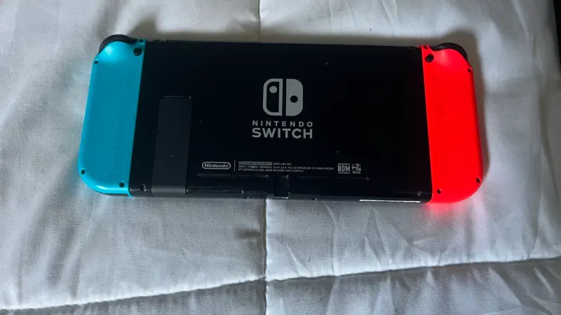 Consola Nintendo Switch con accesorios - 3