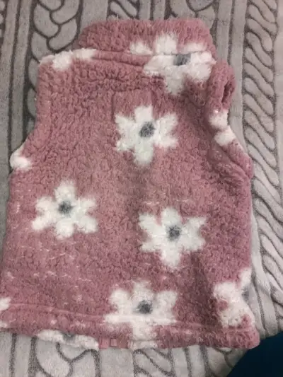 Chaleco sin mangas de peluche floral - miniatura 2