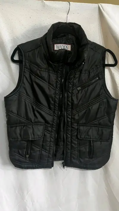 Chaleco negro impermeable - miniatura 1
