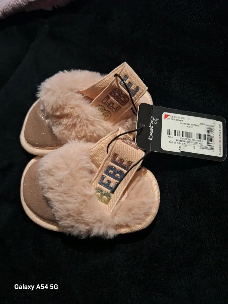 Sandalias bebé peludas rosa