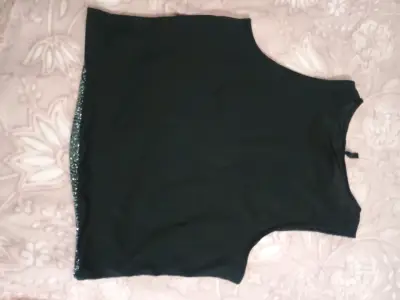 Polera sin mangas negra brillante - miniatura 2
