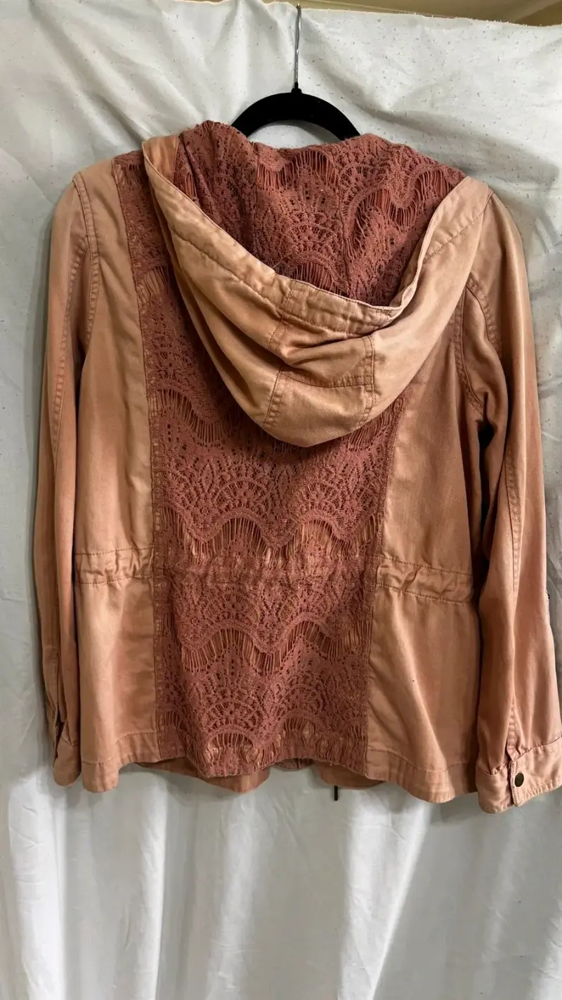 Chaqueta rosa con encaje casual - 2