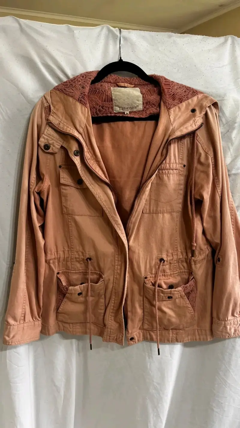 Chaqueta rosa con encaje casual - 3