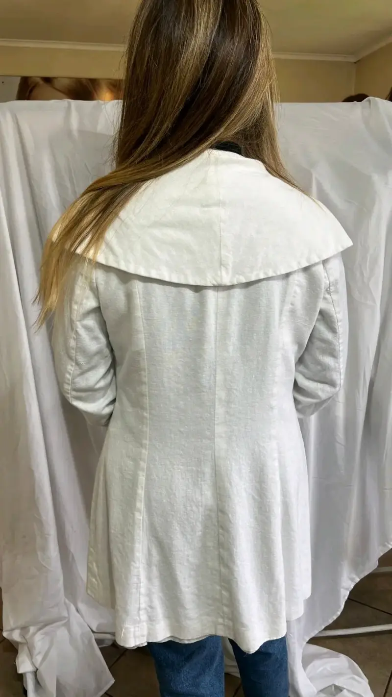 Abrigo blanco versátil de lino - 6