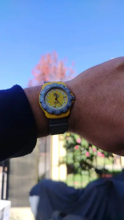 Reloj tag heuer deportivo amarillo - miniatura 1