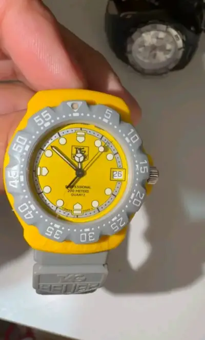 Reloj tag heuer deportivo amarillo - miniatura 2