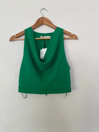 Top verde escote drapeado - miniatura 1