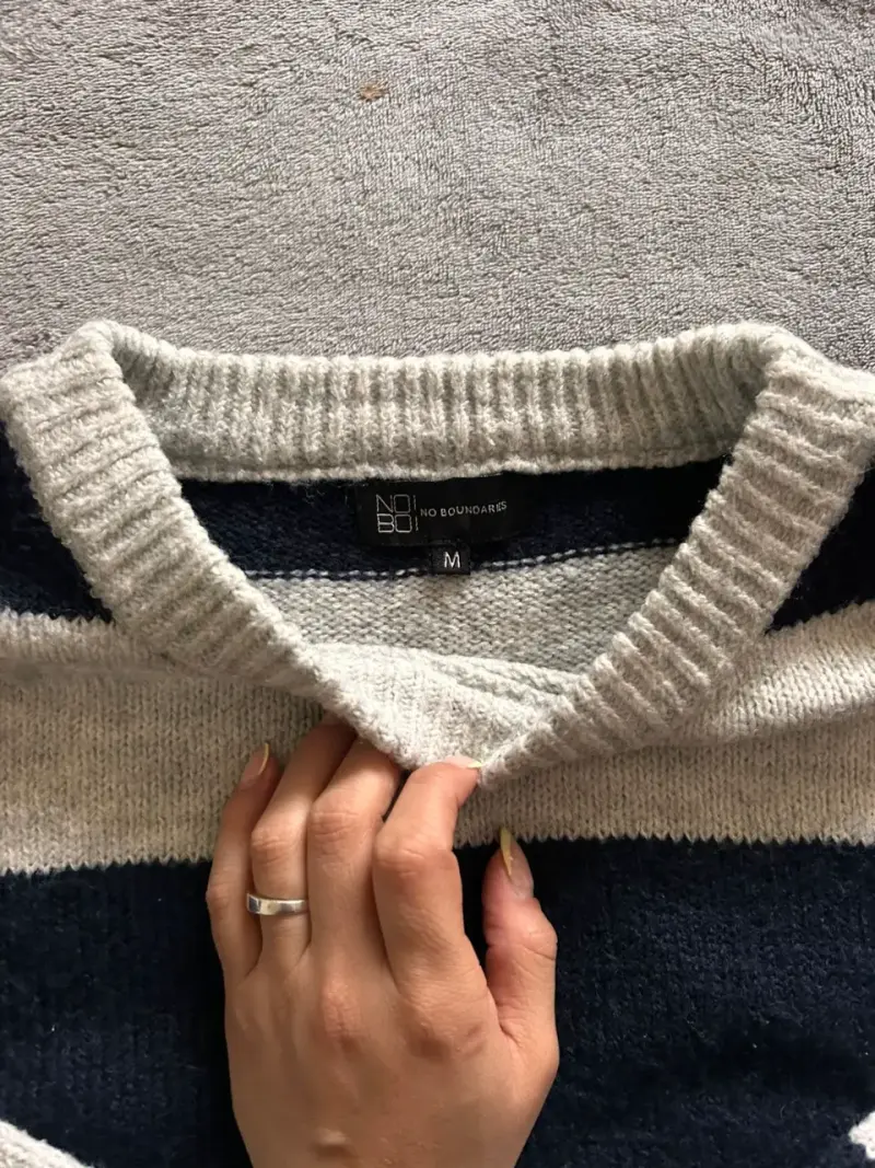 Suéter a rayas azul y gris - 2