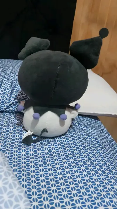 Peluche de Kuromi negro y blanco - miniatura 2