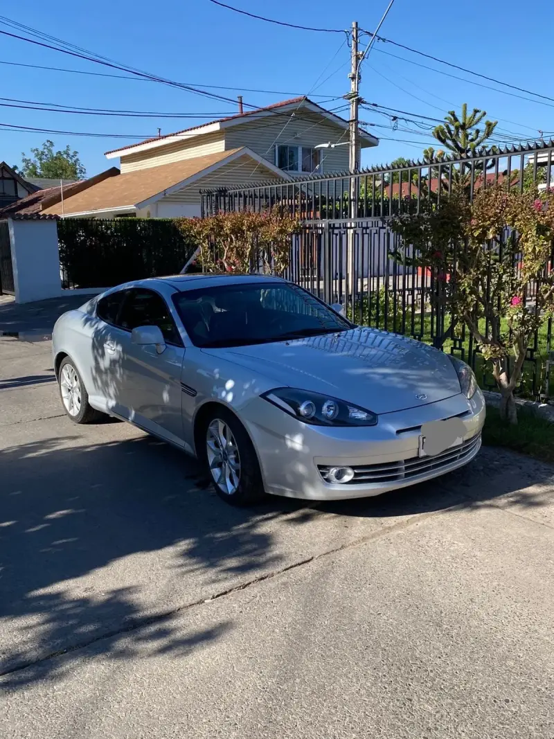 Auto gris deportivo Hyundai - Coupe 2.0 - - 2