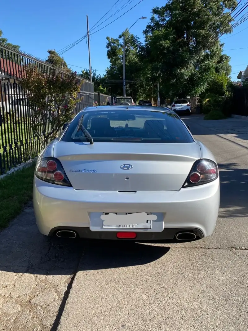Auto gris deportivo Hyundai - Coupe 2.0 - - 4