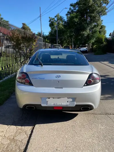Auto gris deportivo Hyundai - Coupe 2.0 - - miniatura 4