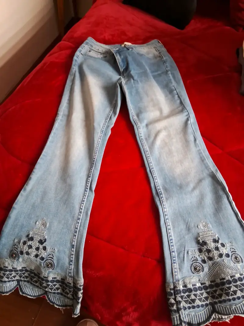 Jeans bordados de mujer - 2