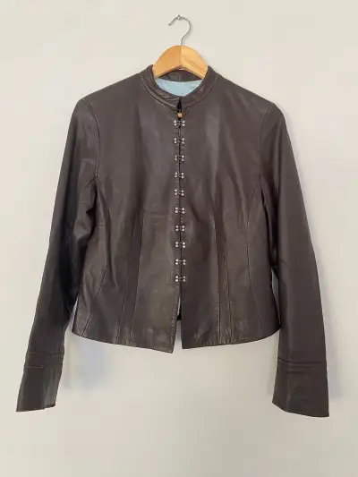 Chaqueta de cuero marrón - miniatura 1