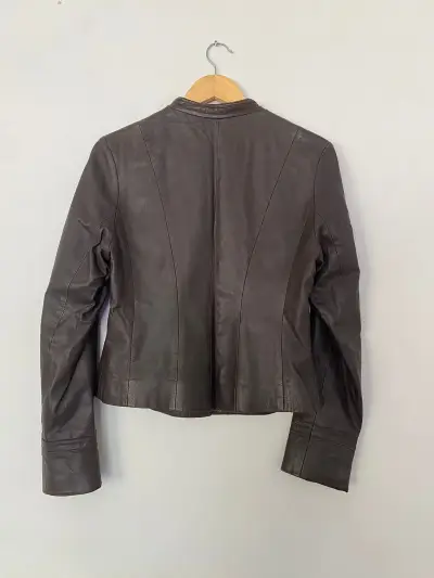 Chaqueta de cuero marrón - miniatura 2