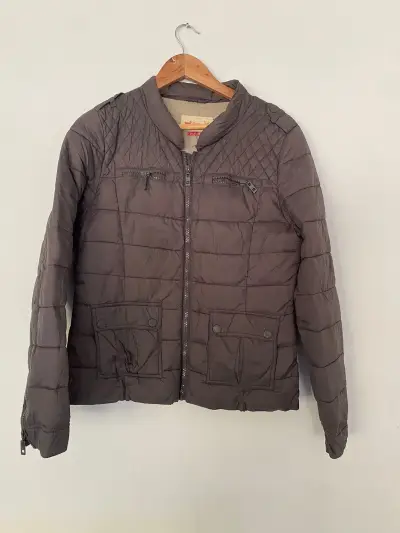 Chaqueta acolchada marrón para mujer - miniatura 1