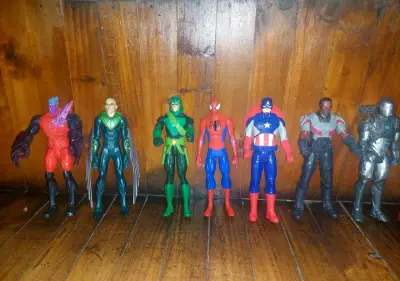 Figuras de Marvel y Avengers - miniatura 1