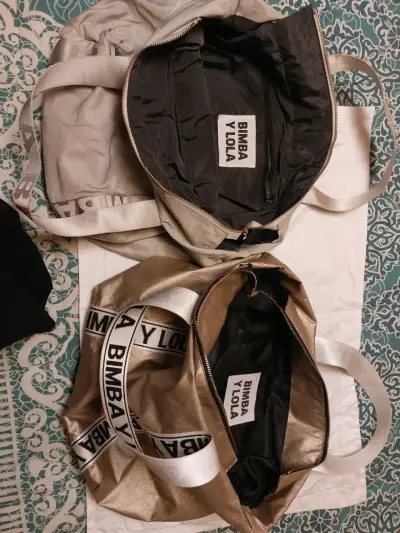 Set de bolsos color beige y dorado - miniatura 3