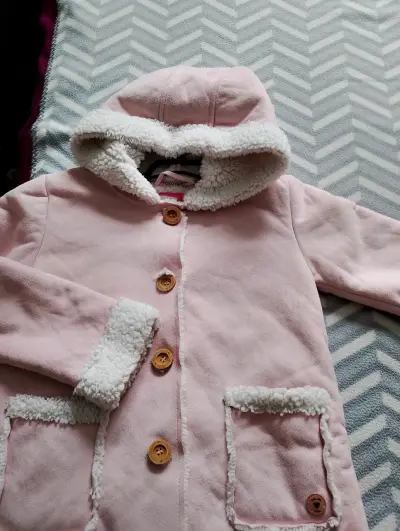 Abrigo peludo rosa pálido talla 10 - miniatura 2