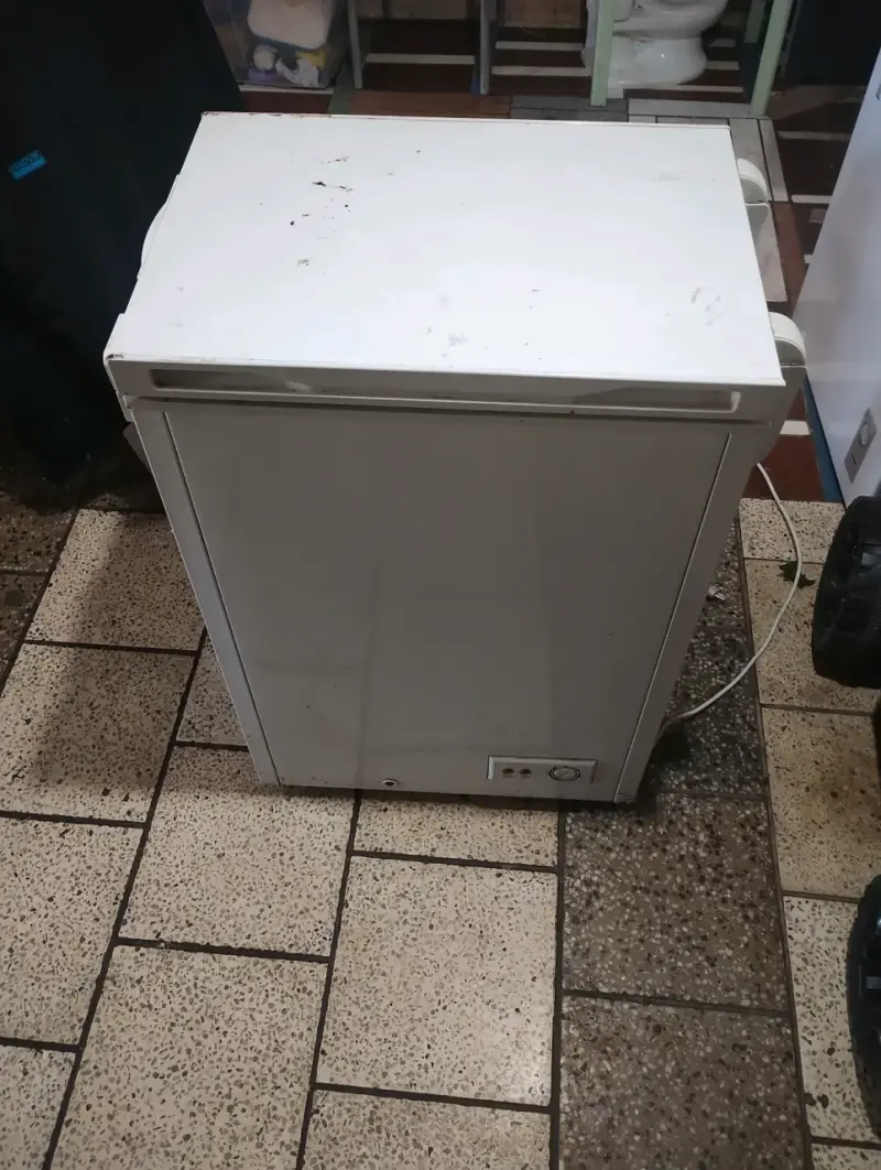 Mini congelador blanco usado - 1