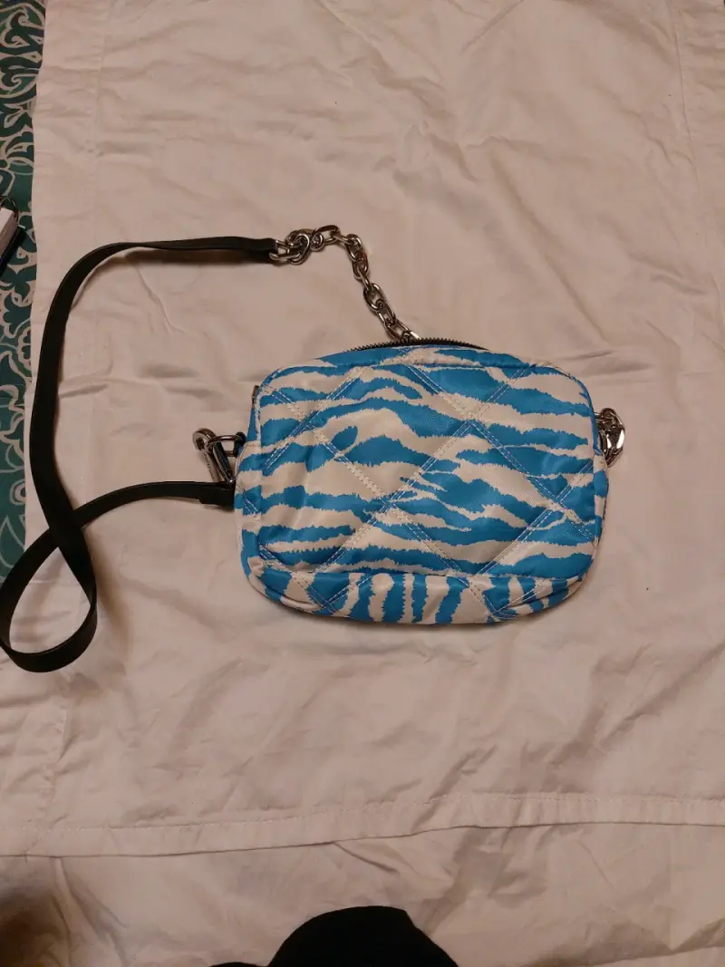 Cartera estampada con correa de cadena - 4