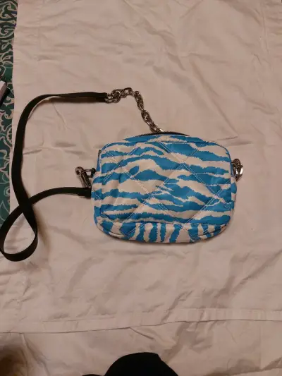 Cartera estampada con correa de cadena - miniatura 4