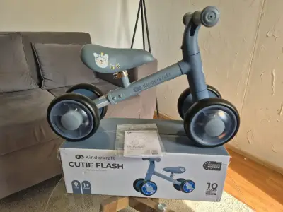 Triciclo de equilibrio cutie flash Kinderkraft - miniatura 2