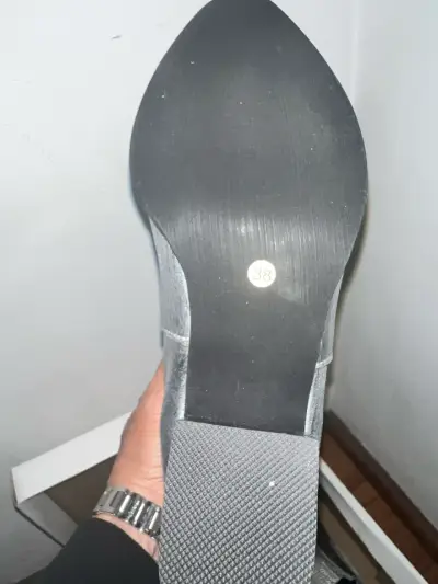 Botines plateados con tacón - miniatura 2