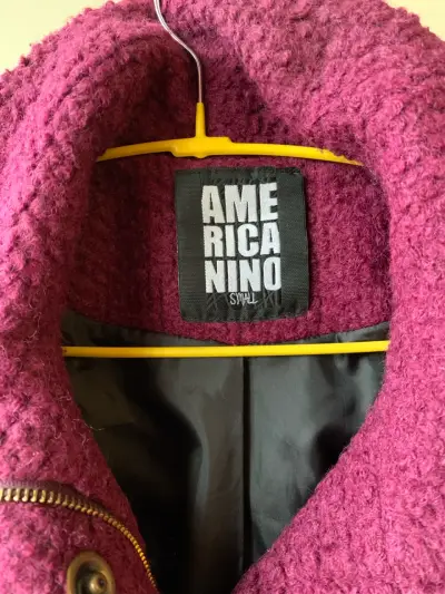 Abrigo Americanino con botones dorados - miniatura 2