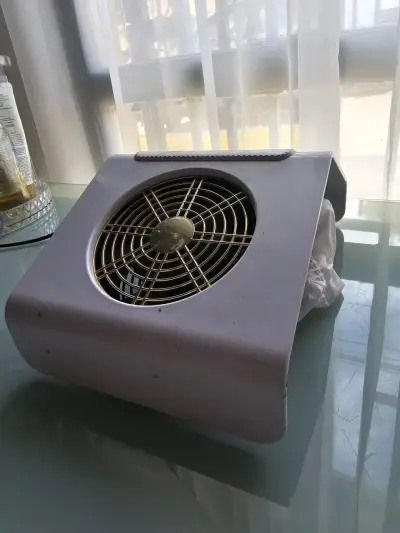 Extractor de polvo para uñas - miniatura 1