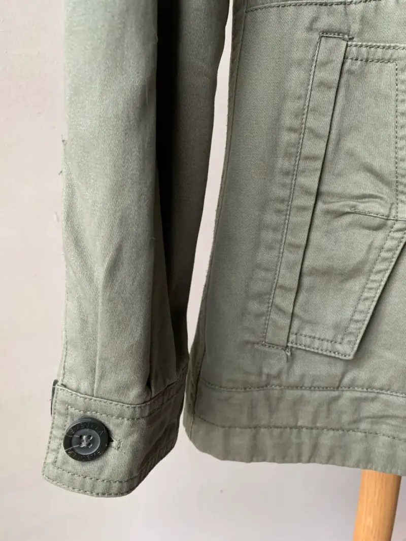Chaqueta verde con capucha - 2