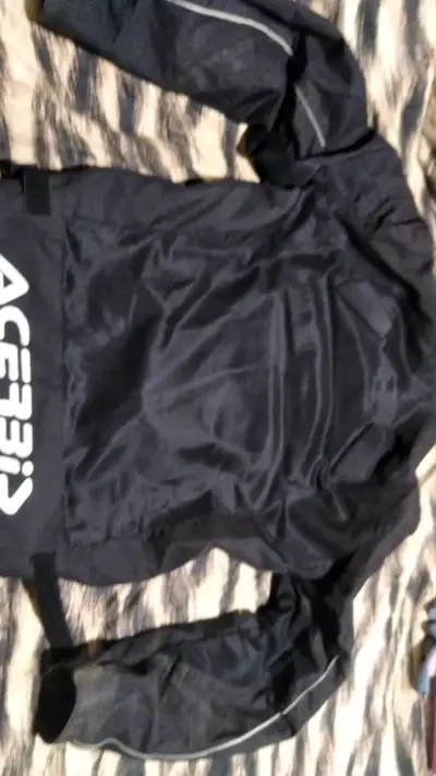 Chaqueta de motociclista negra - miniatura 1