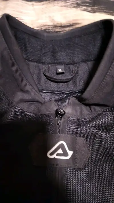 Chaqueta de motociclista negra - miniatura 2