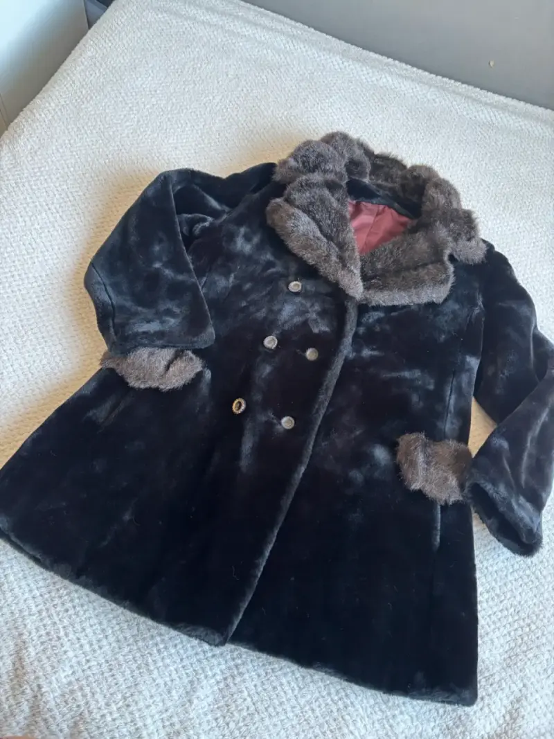 Abrigo de piel negro vintage - 1