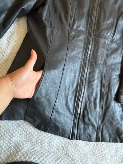 Chaqueta de cuero negro vintage - miniatura 3