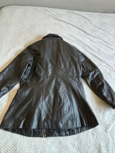 Chaqueta de cuero negro vintage - miniatura 4
