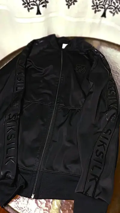 Conjunto deportivo negro SikSilk - miniatura 2