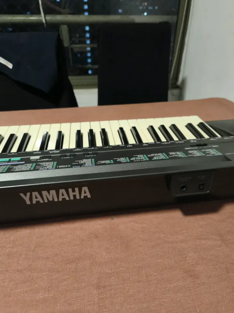 Teclado Yamaha PSR-100 - 3