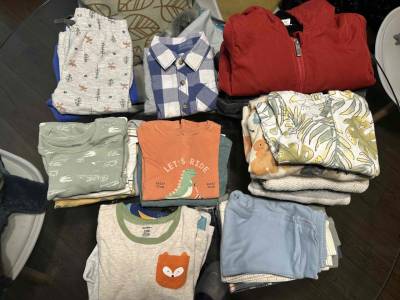 Ropa de niño variada - miniatura 1