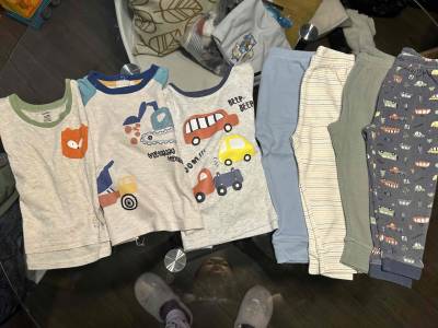 Ropa de niño variada - miniatura 5