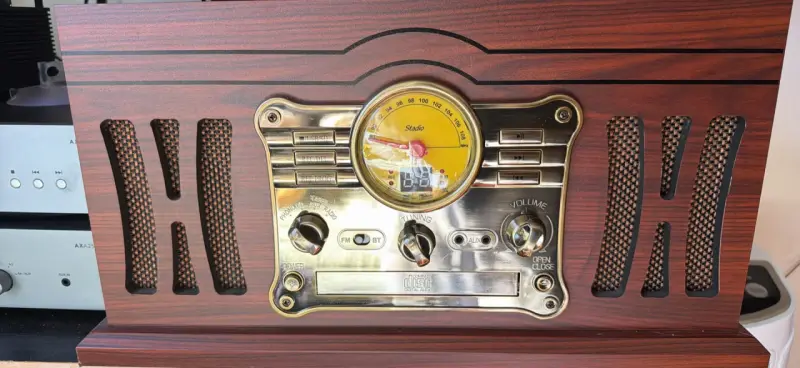 Tocadiscos vintage de madera - 6