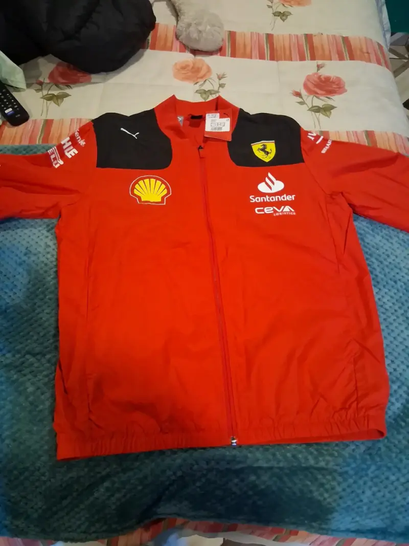 Chaqueta deportiva Ferrari roja - 1